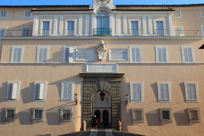 Rome Full-Day Tour of City by Vespa With Helmets and Insurance