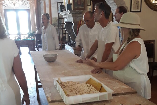 Rome: Wine Tour & Pizza Making Class in a Frascatis Vineyard – 5 Hours