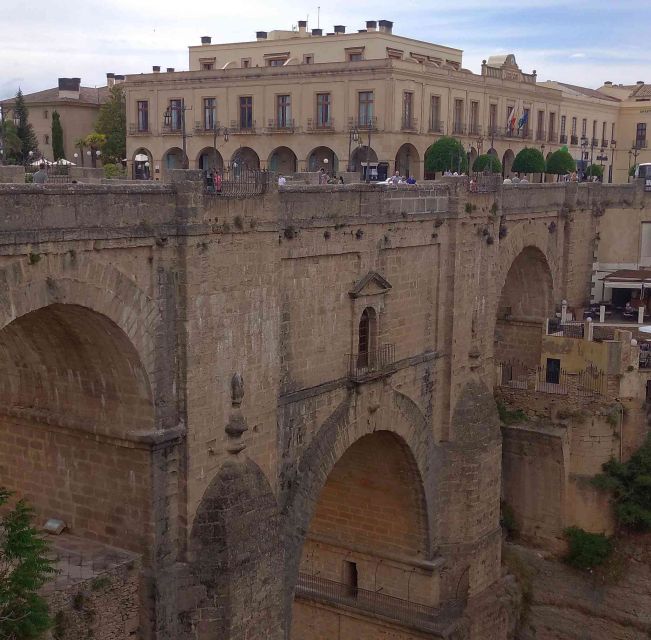 Ronda: Audio Guide Walking Tour With Puente Nuevo and Viejo