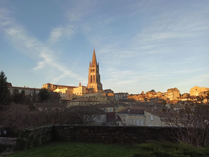 Saint-Emilion After Dark: Highligts City Tour at Sunset