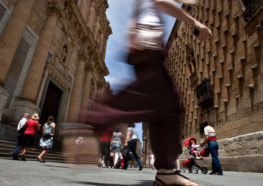 Salamanca Sightseeing Walking Tour With Local Guide. Spanish