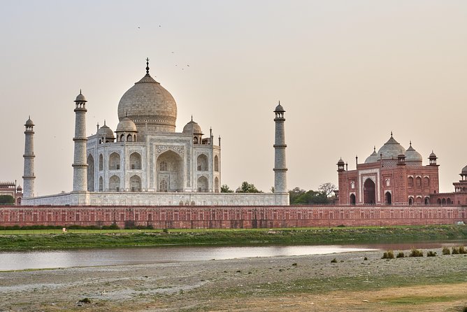 Same Day Taj Mahal and Agra Fort Tour by Car