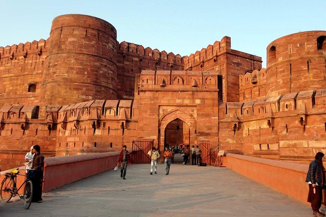 Sameday Private Taj Mahal,Agra Fort and Fatehpursikri Tour From Delhi With Lunch
