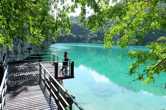 Samui Island Tour to Angthong Marine Park by Big Boat (Snorkel and Sightseeing)