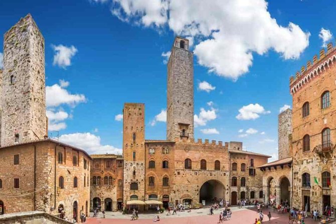 San Gimignano and Volterra Private Tour: Etruscans, Romans and Middle Age Jewels