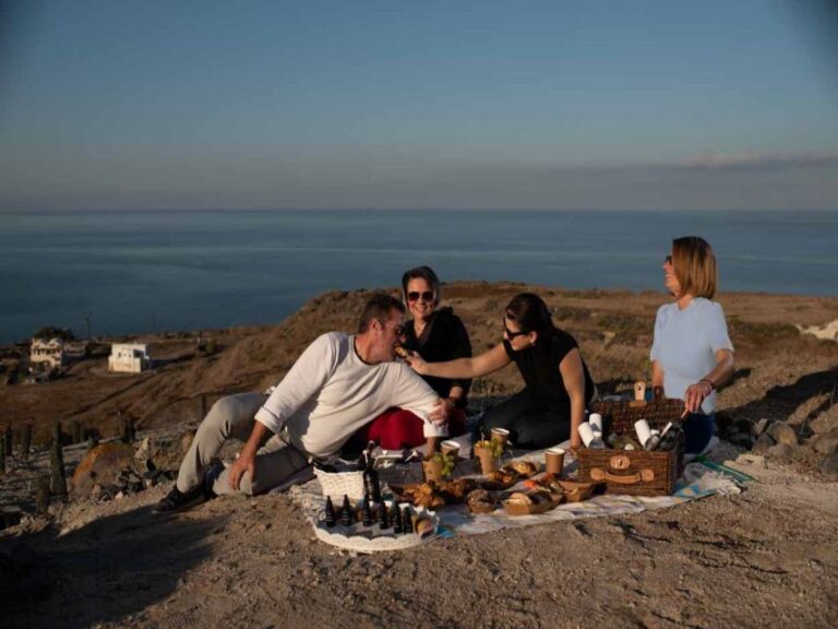 Santorini: Day or Sunset Picnic