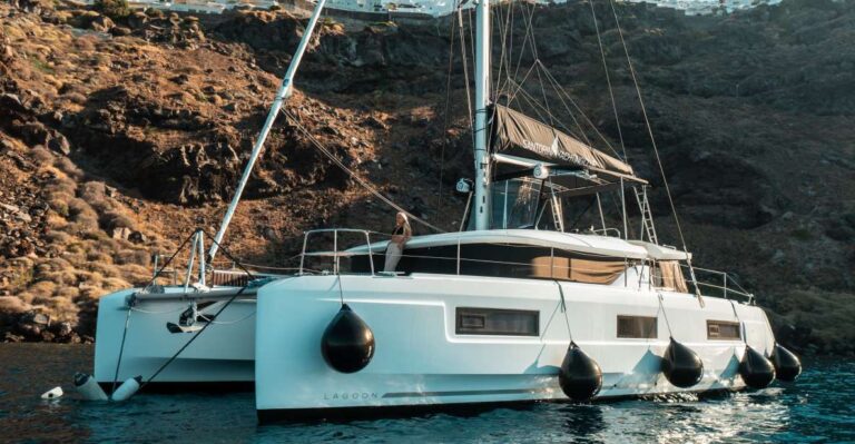 Santorini: Majestic Catamaran Cruise With Meal and Drinks