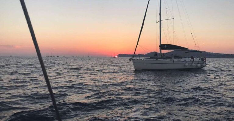 Santorini: Private 5-Hour Sunset Sailing Tour With Dinner