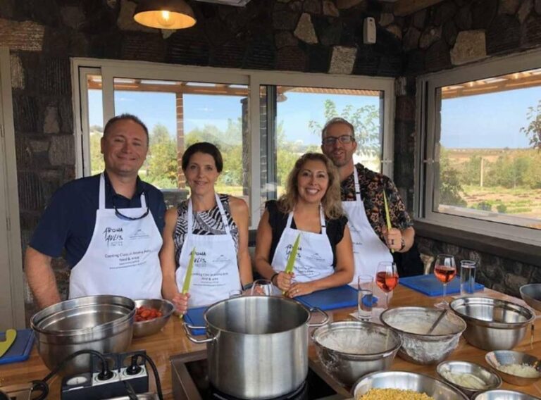 Santorini: Private Cooking Class and Wine Tasting Tour