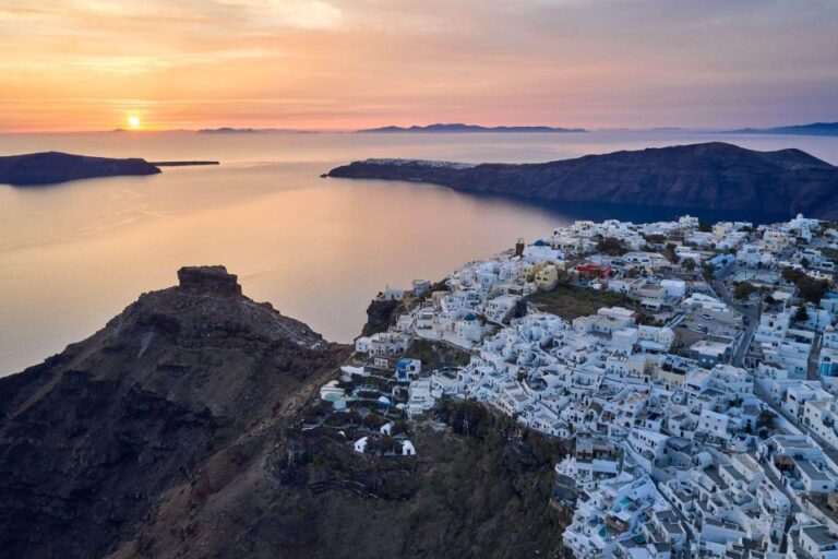 Santorini: Sightseeing and Traditional Villages