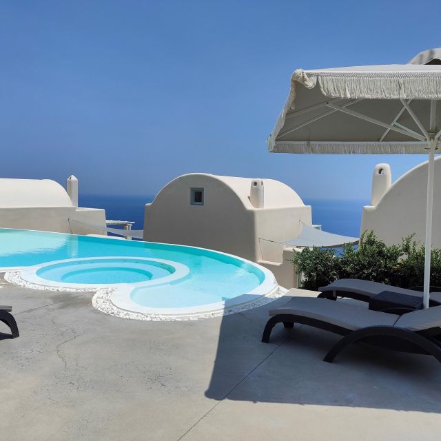 Santorini: Spa Massage Break Pool Day Access for 3-9 Friends