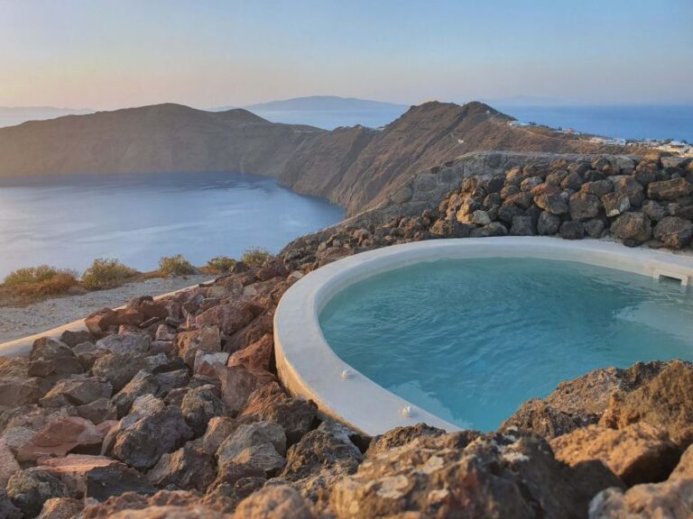 Santorini: Volcanic Hot-Tub Experience With Caldera Views