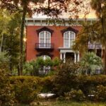 1 savannah historic district tour by the wandering historians Savannah Historic District Tour by The Wandering Historians