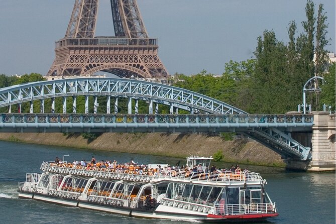 Seine River Cruise Flexible Ticket With Audio in Paris – 1 Hour