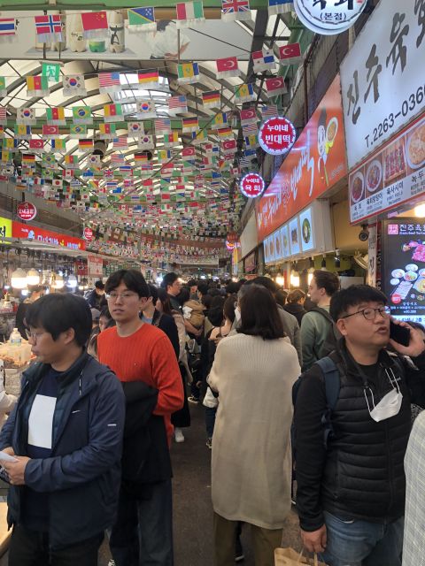 Seoul: Guided Foodie Walking Tour With Tastings