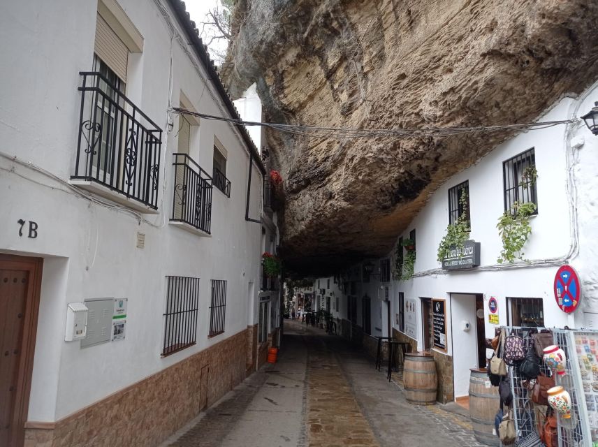 1 setenil de las bodegas private guided tour Setenil De Las Bodegas: Private Guided Tour