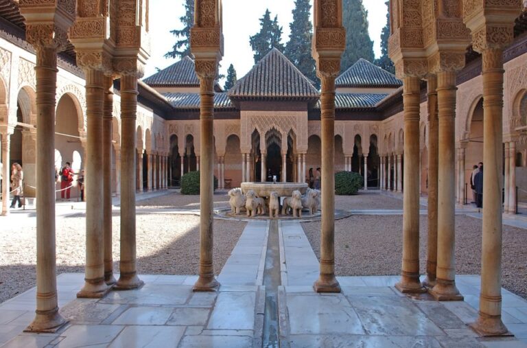 Seville: Alhambra Day Trip With Guide & Nasrid Palaces Entry