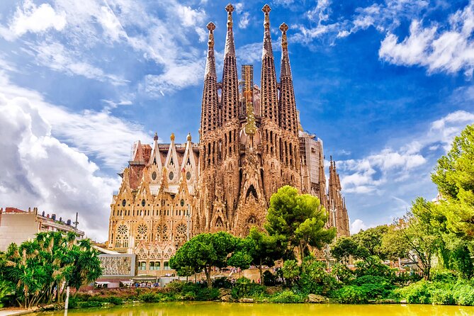 Shore Excursion of Barcelona Including Sagrada Familia
