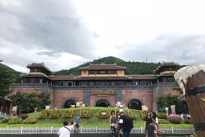 Shuttle Bus Hoi an to Golden Bridge Ba Na Hill