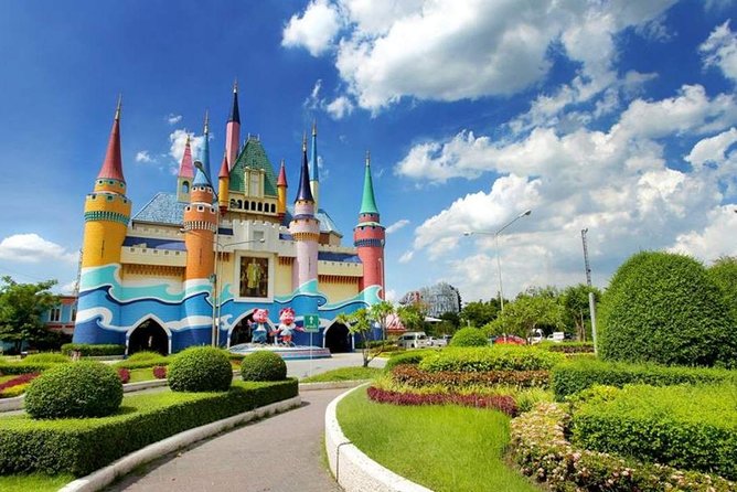 Siam Park City Amusement Park in Bangkok With Buffet Lunch & Return Transfer