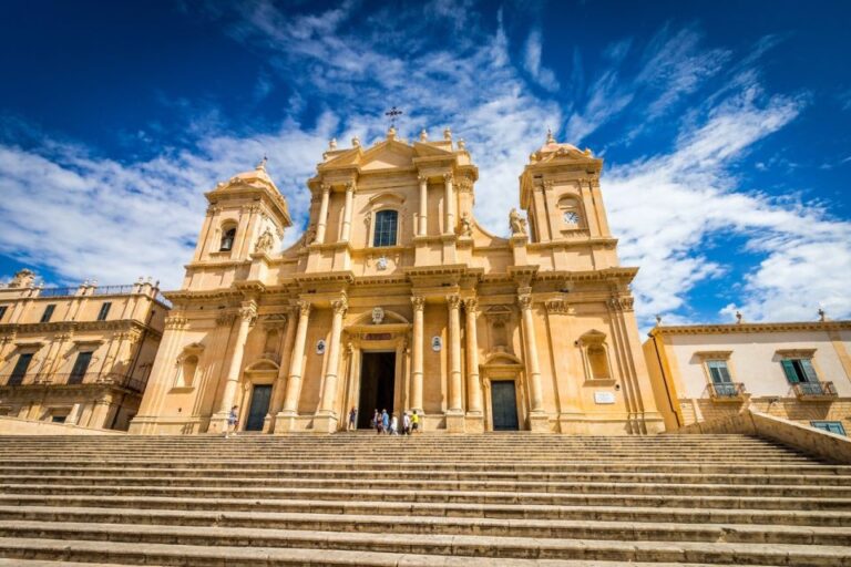 Sicily: Syracuse, Ortigia and Noto Private Tour From Catania