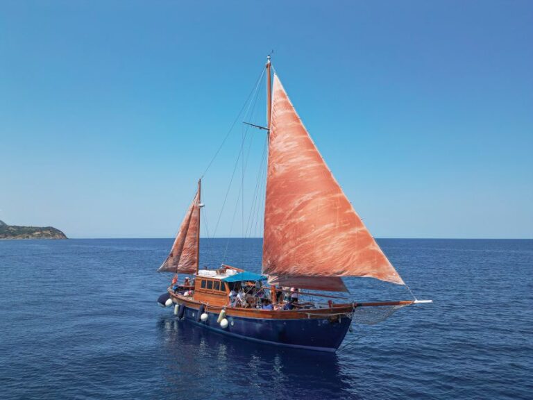 Skiathos: Traditional Wooden Boat Sailing Trip-Meal on Board