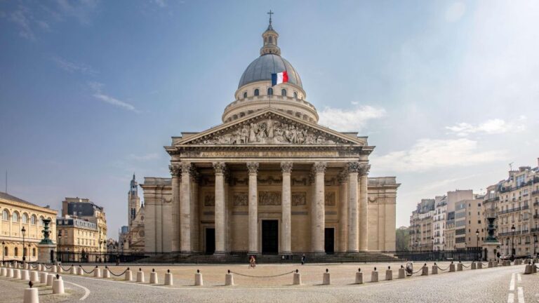 Skip-The-Line Panthéon Paris Tour With Dome and Transfers