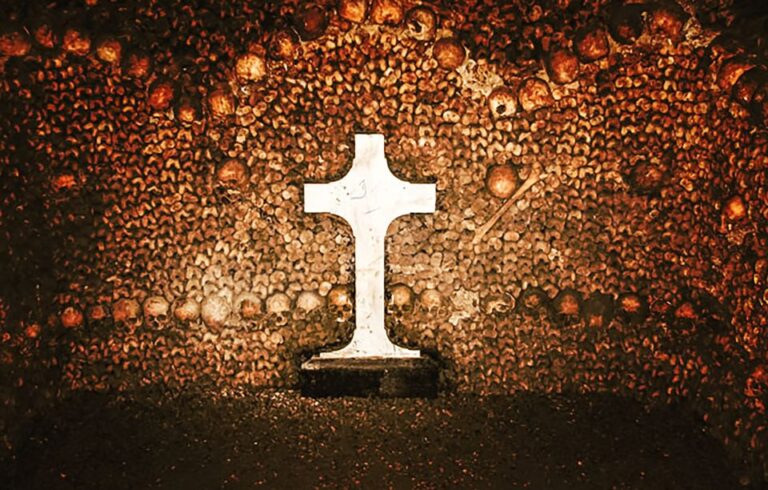 Skip-The-Line: Paris Catacombs Guided Tour With VIP Access