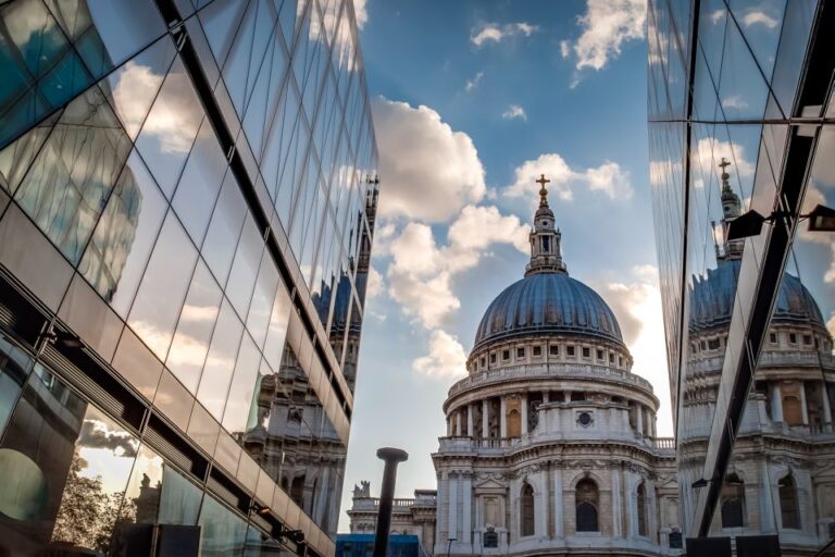 Skip-the-Line St Paul’s Cathedral Private Tour in London