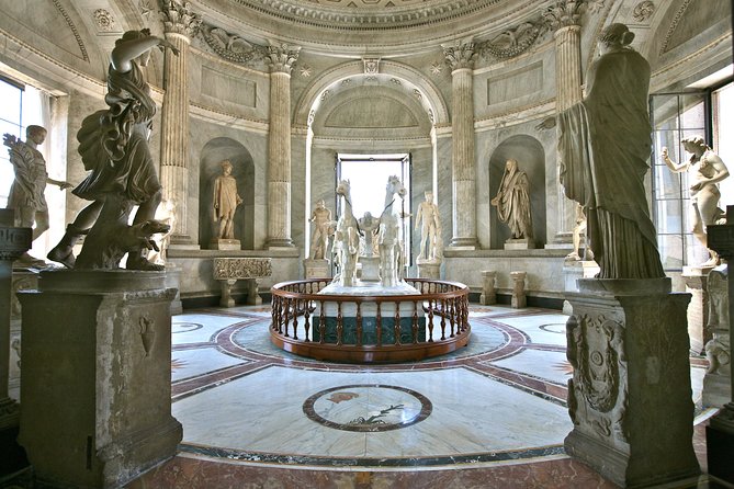 Skip-the-line Vatican, Sistine Chapel & St Peters Tour- Semi-Private 8ppl Max