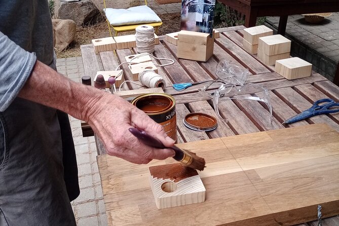 Small Group Make Your Own Bird Feeder Workshop in Cercedilla