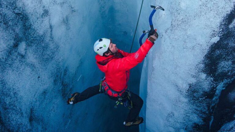 Sólheimajökull: Private Ice Climbing Tour on Glacier