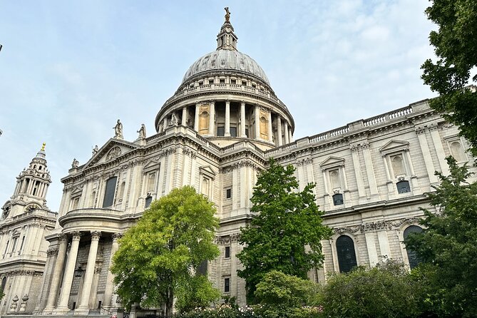 St. Pauls Cathedral & City of London Private Tour for Kids and Families
