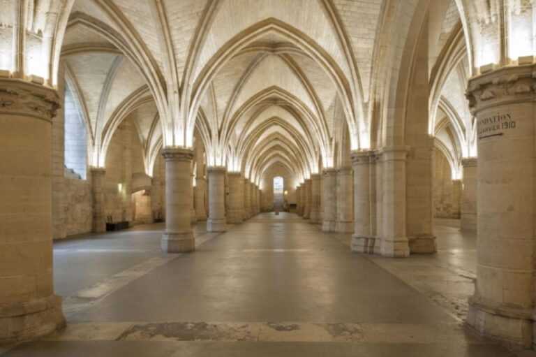 Ste Chapelle & Conciergerie Private Guided Tour With Tickets