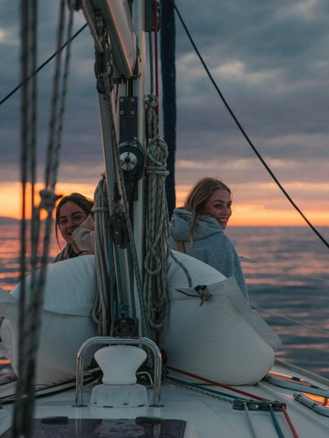 Sunrise Cruise in Barcelona – Small-Group Sailing