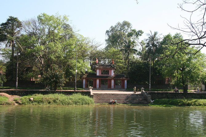 Sunset on Perfume River and Ancient Hue City Tour by Bike