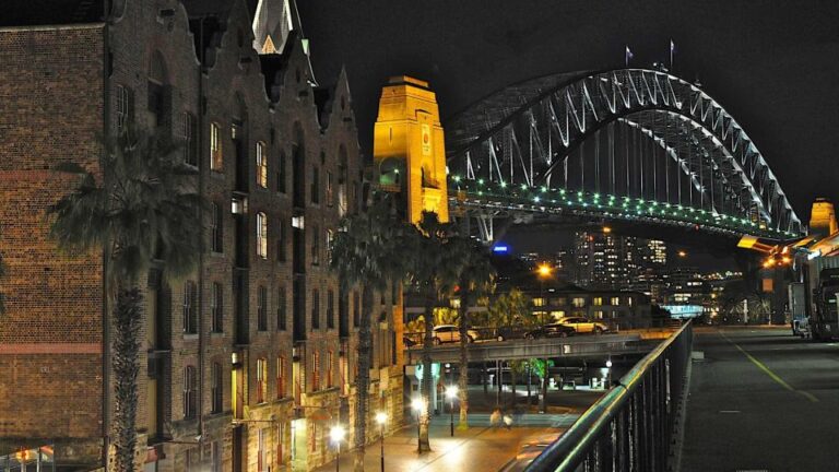 Sydney: Night Tour Including Sydney Tower Eye Tickets