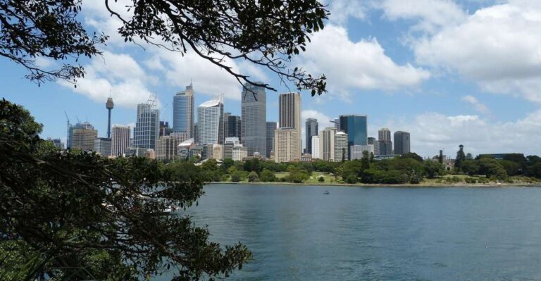 Sydney: Private Customizable Tour With a Local