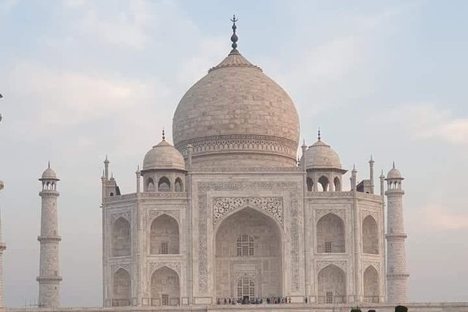 TAJ MAHAL TOUR (1 Nights /2 Days)