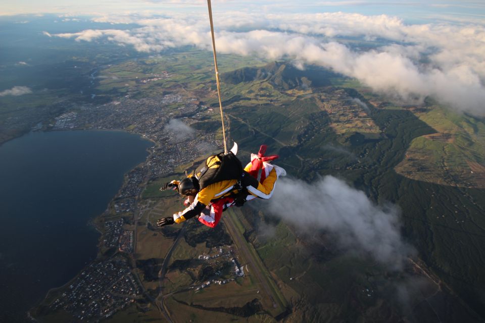1 tandem skydive experience in taupo Tandem Skydive Experience in Taupo