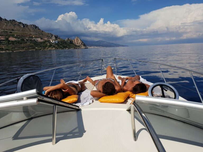 Taormina: Boat Tour Bay Taormina All Inclusive