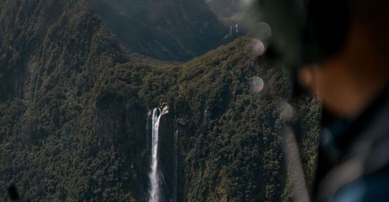 Te Anau: Milford Sound Scenic Flight With Lakeside Landing