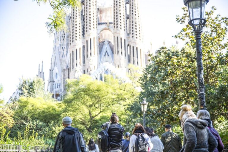 The Best of Gaudi: Sagrada Familia & Park Güell Guided Tour