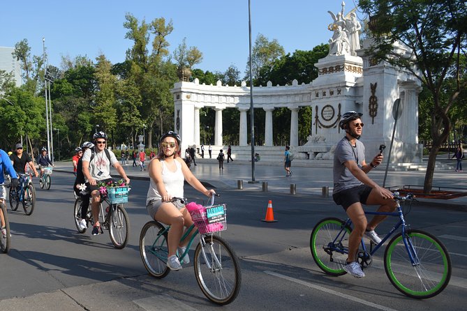 The Emperor Route, Chapultepec & Paseo De La Reforma Historical Bike Tour