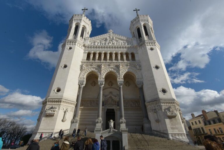 Theatrical Visit From Fourvière to Vieux-Lyon