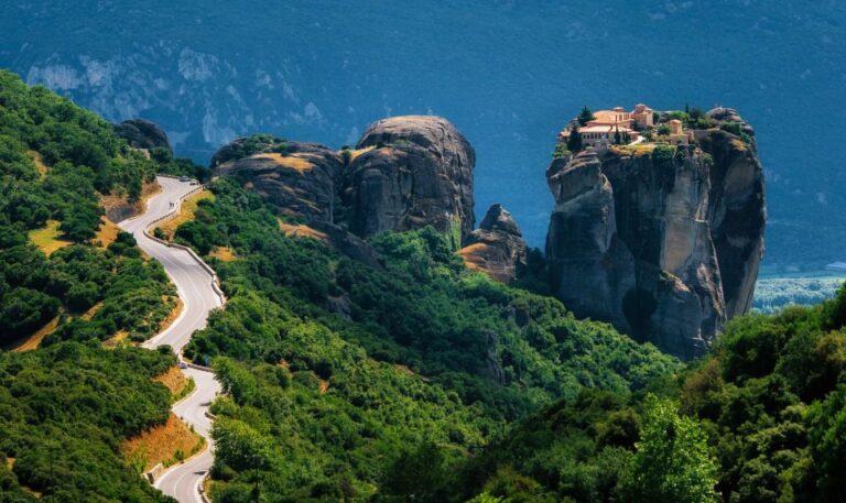 Thessaloniki: 2-Day Scenic Train Trip to Meteora With Hotel