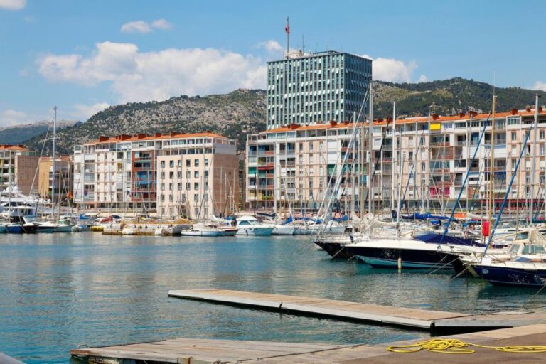 Toulon’s Heritage Stroll: A Private Walking Tour