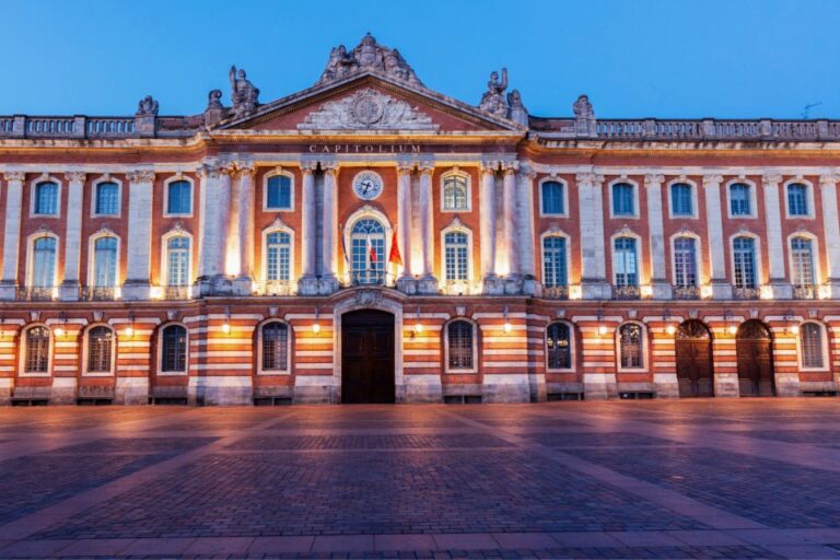 Toulouse: First Discovery Walk and Reading Walking Tour