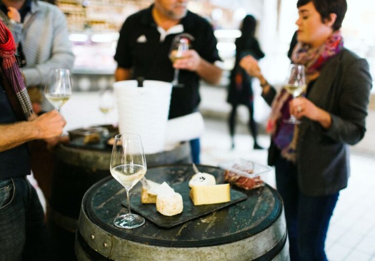 Toulouse: Victor Hugo Market Guided Food Tour With Tastings