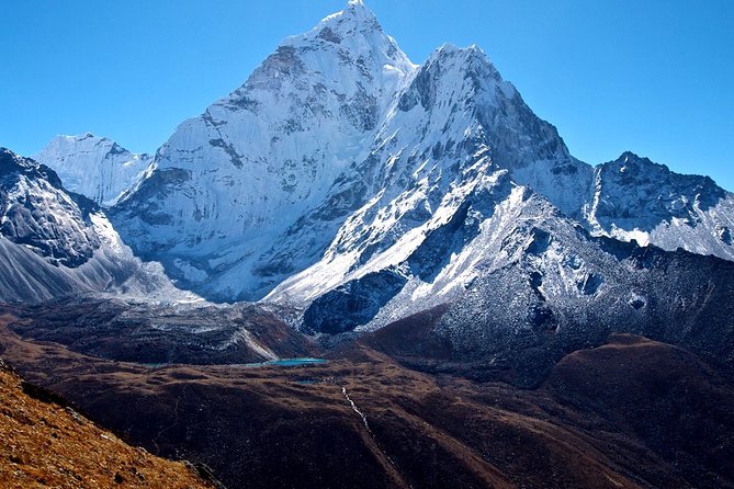 Trek To Aam Dablam Base Camp – 12 DAYS